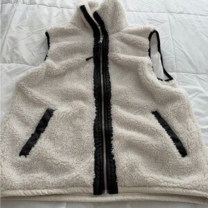 Abercrombie & Fitch White Sherpa Vest with Black Trim Medium